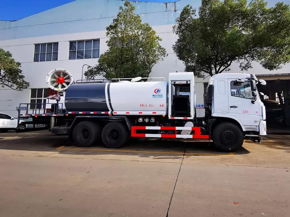 國(guó)六東風(fēng)專底后八輪程力噴霧車霧炮車抑塵車 (2)