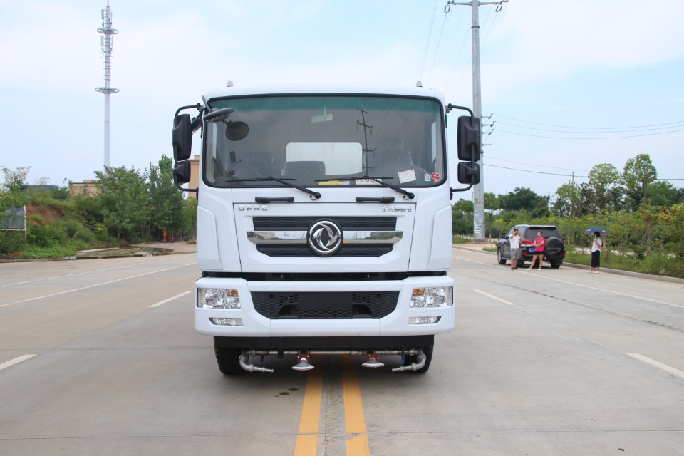 東風多利卡D9程力12方霧炮車抑塵車 (1)