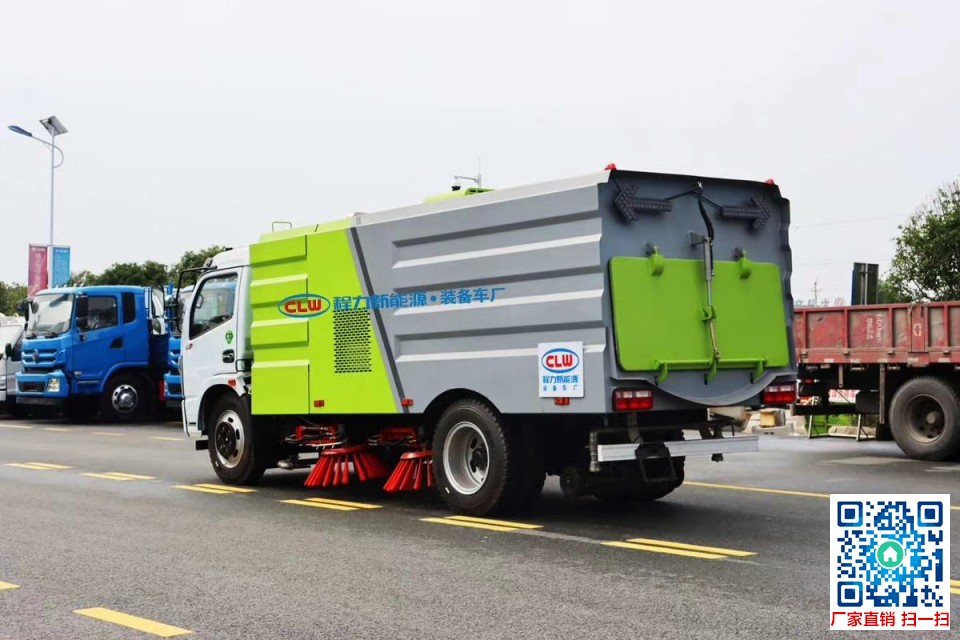 程力東風(fēng)福瑞卡掃路車 (7)